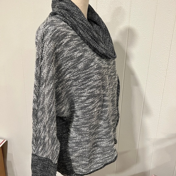 3/$25 Sale🎈Calvin Klein performance crossover top - Picture 6 of 11